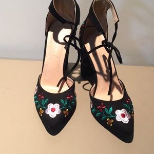 COPY - Women’s flower high heels 🌺